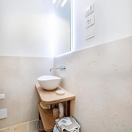 Annina's Family-friendly House In בית נופש